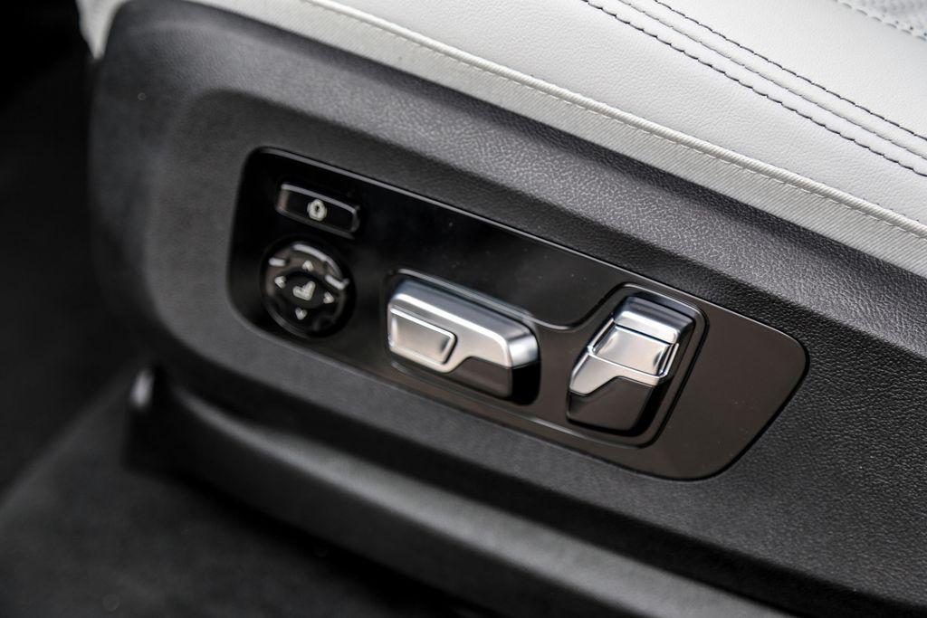 new 2026 BMW X7 car, priced at $100,040