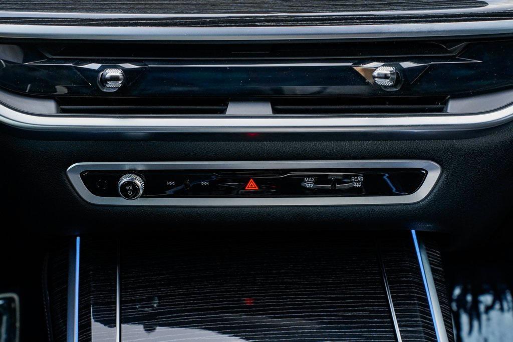 used 2025 BMW X7 car