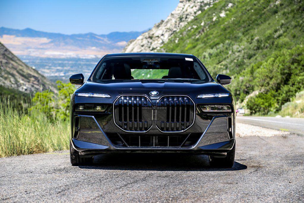 new 2025 BMW 760 car, priced at $144,980