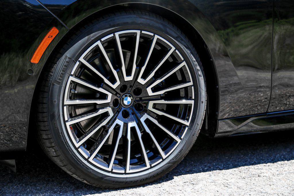 new 2025 BMW 760 car, priced at $144,980