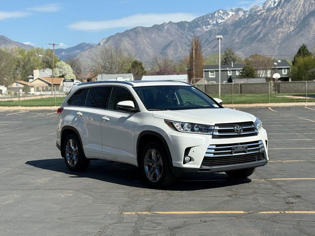 used 2018 Toyota Highlander car, priced at $22,995
