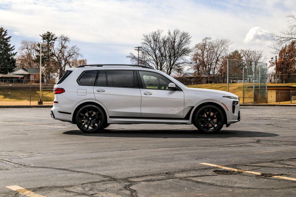 new 2026 BMW X7 car, priced at $106,115