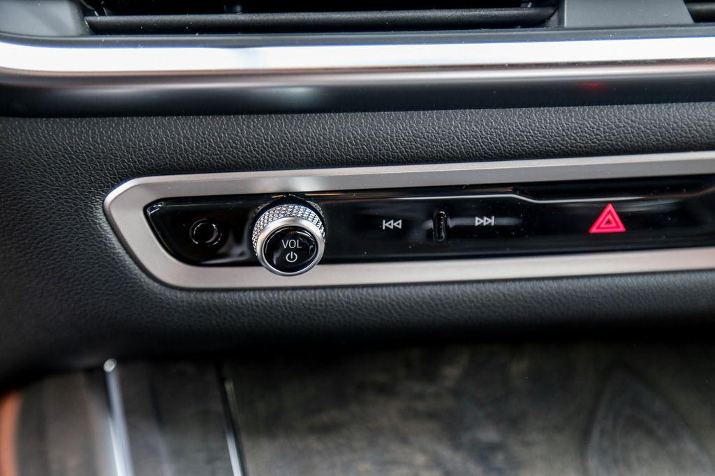 new 2026 BMW X7 car, priced at $106,115