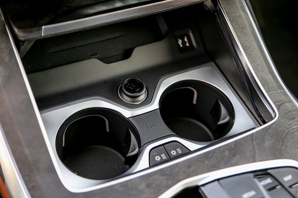 new 2026 BMW X7 car, priced at $105,365