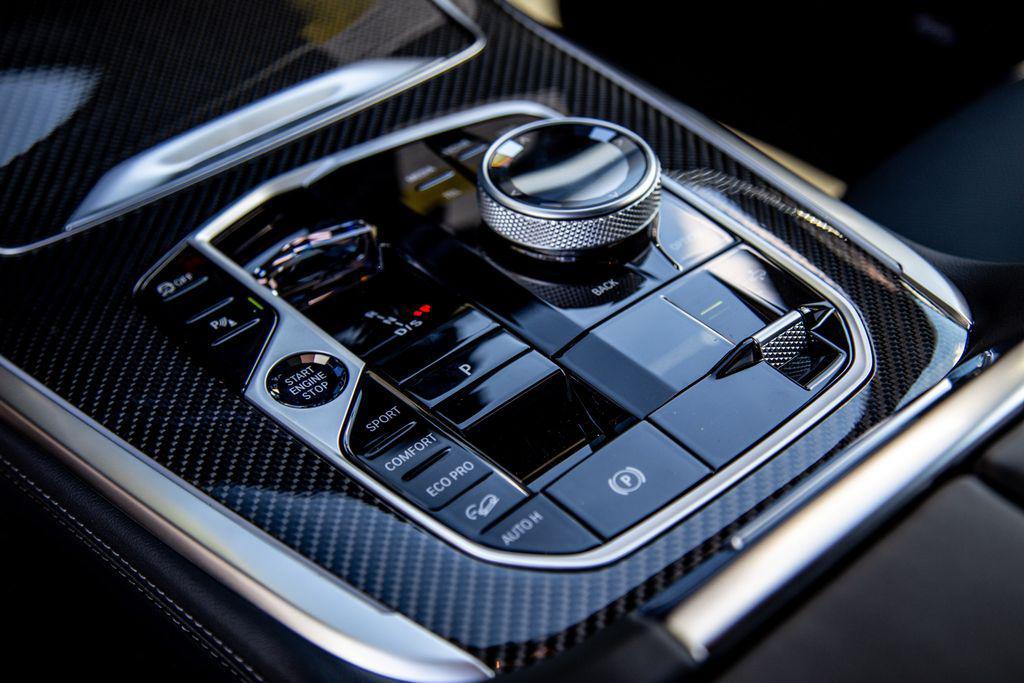 new 2026 BMW X7 car, priced at $132,190
