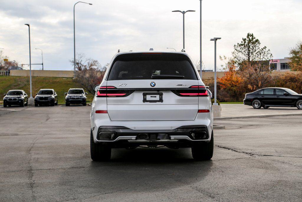 new 2026 BMW X7 car, priced at $100,115