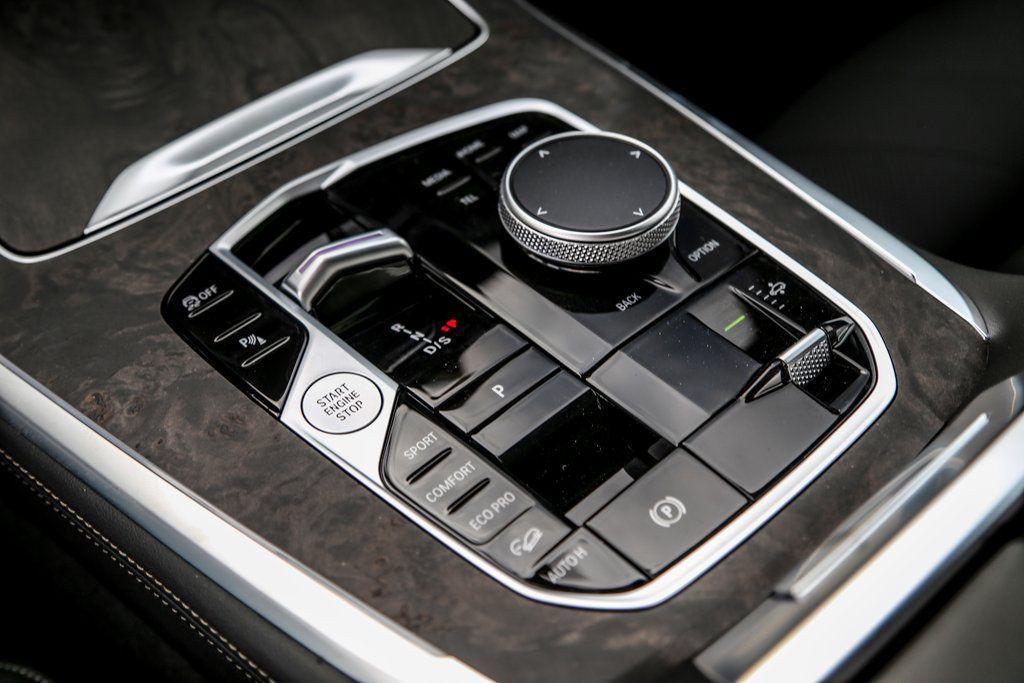 new 2026 BMW X7 car, priced at $100,115