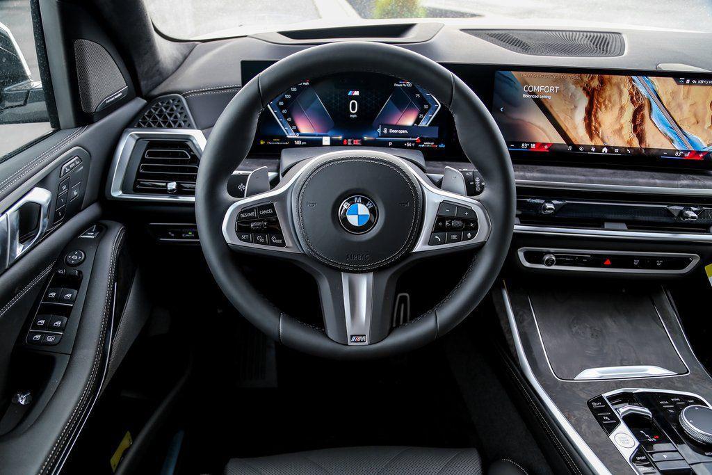 new 2026 BMW X7 car, priced at $100,115