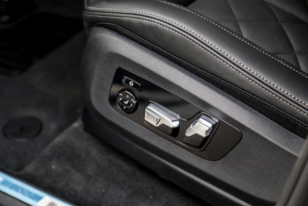 new 2026 BMW X7 car, priced at $100,115