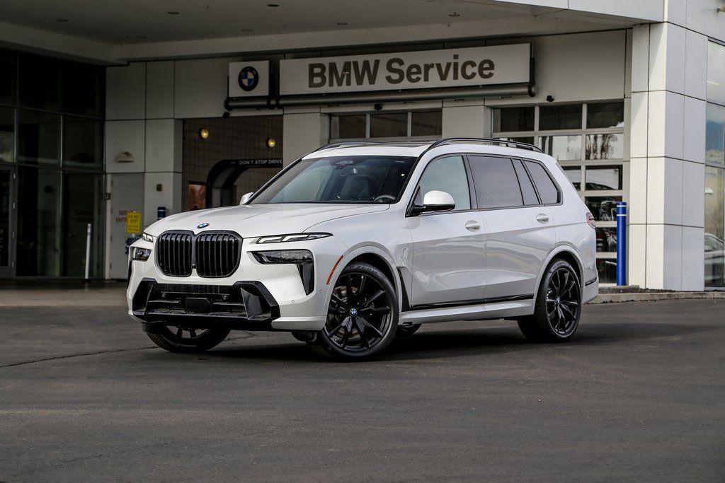 new 2026 BMW X7 car, priced at $100,115
