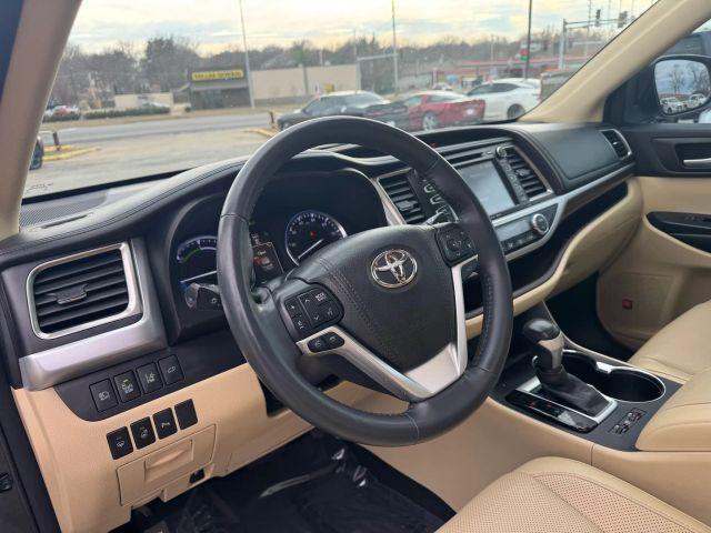used 2016 Toyota Highlander Hybrid car, priced at $19,995