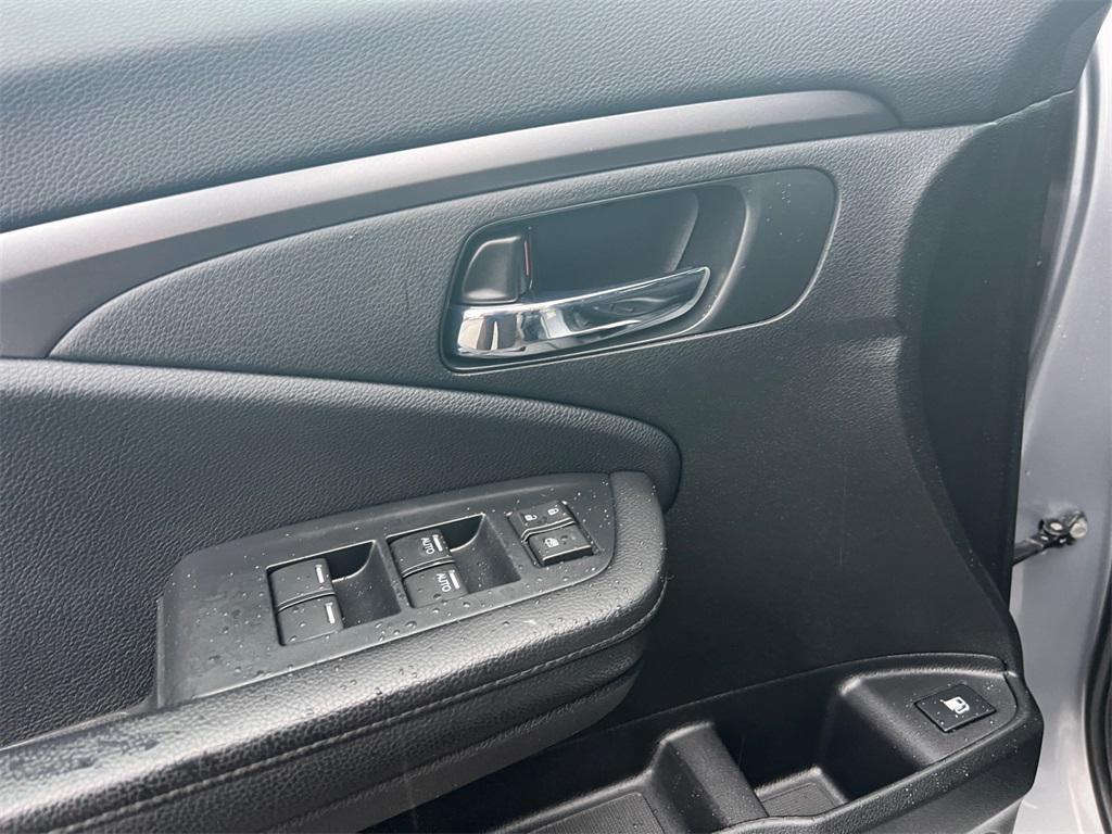 used 2022 Honda Pilot car, priced at $27,750