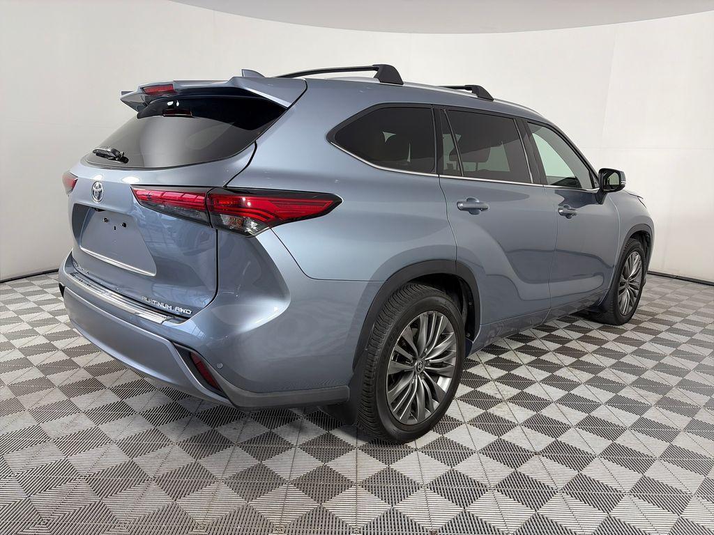 used 2021 Toyota Highlander car, priced at $34,999