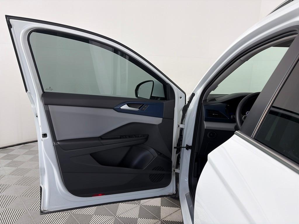 used 2022 Volkswagen Taos car