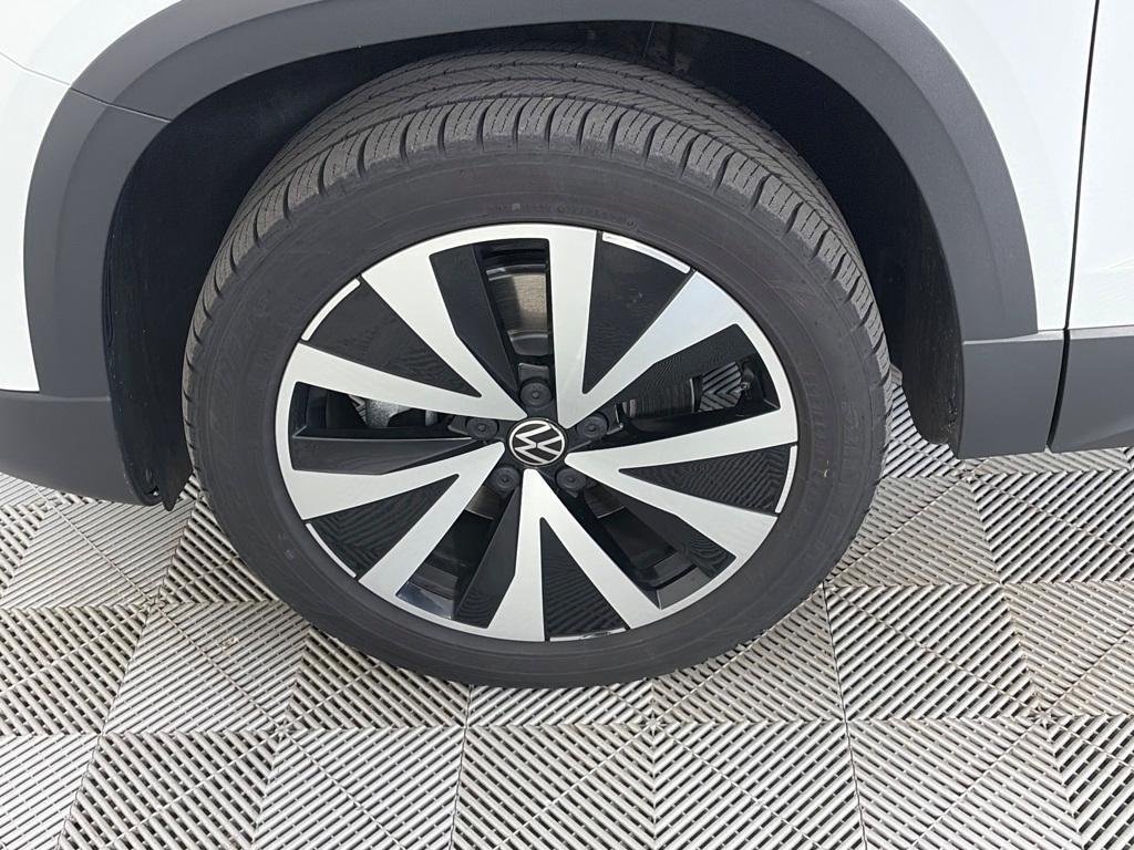used 2022 Volkswagen Taos car