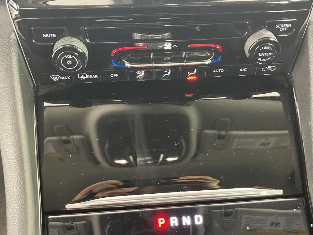 used 2023 Jeep Grand Cherokee car, priced at $21,992