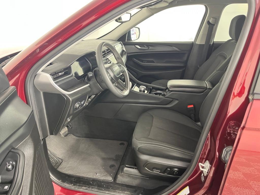 used 2023 Jeep Grand Cherokee car, priced at $21,992