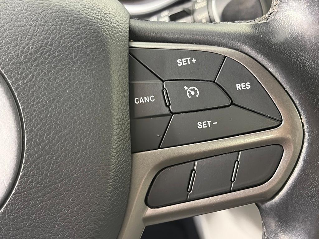 used 2021 Jeep Cherokee car, priced at $14,291