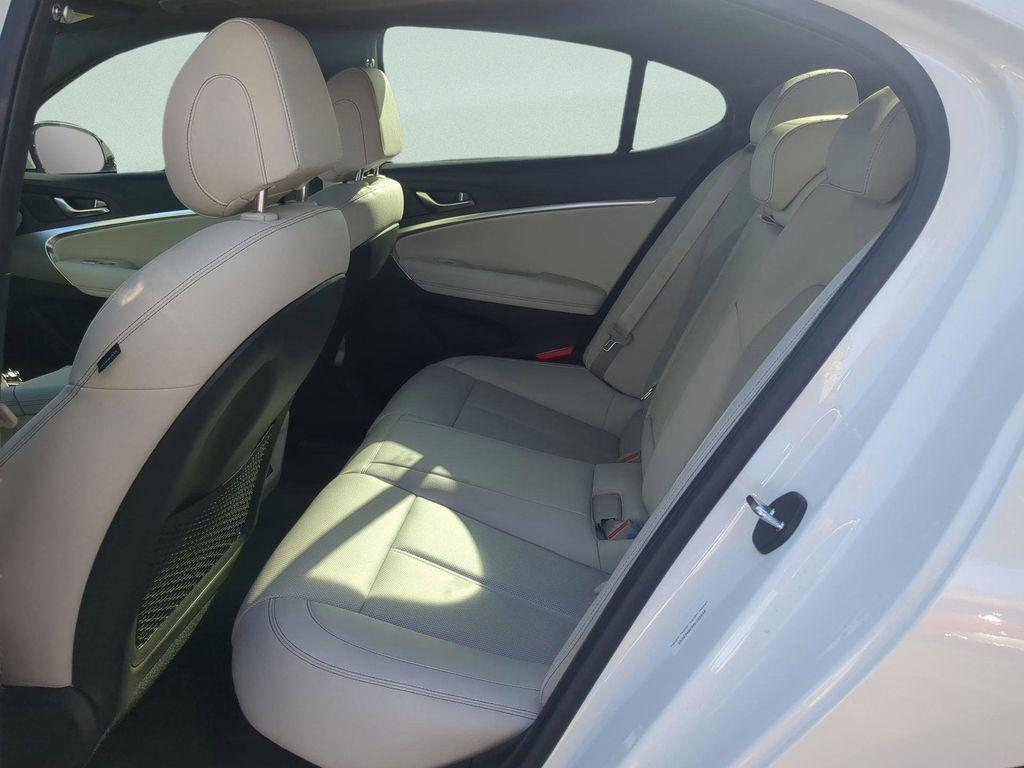 new 2025 Genesis G70 car