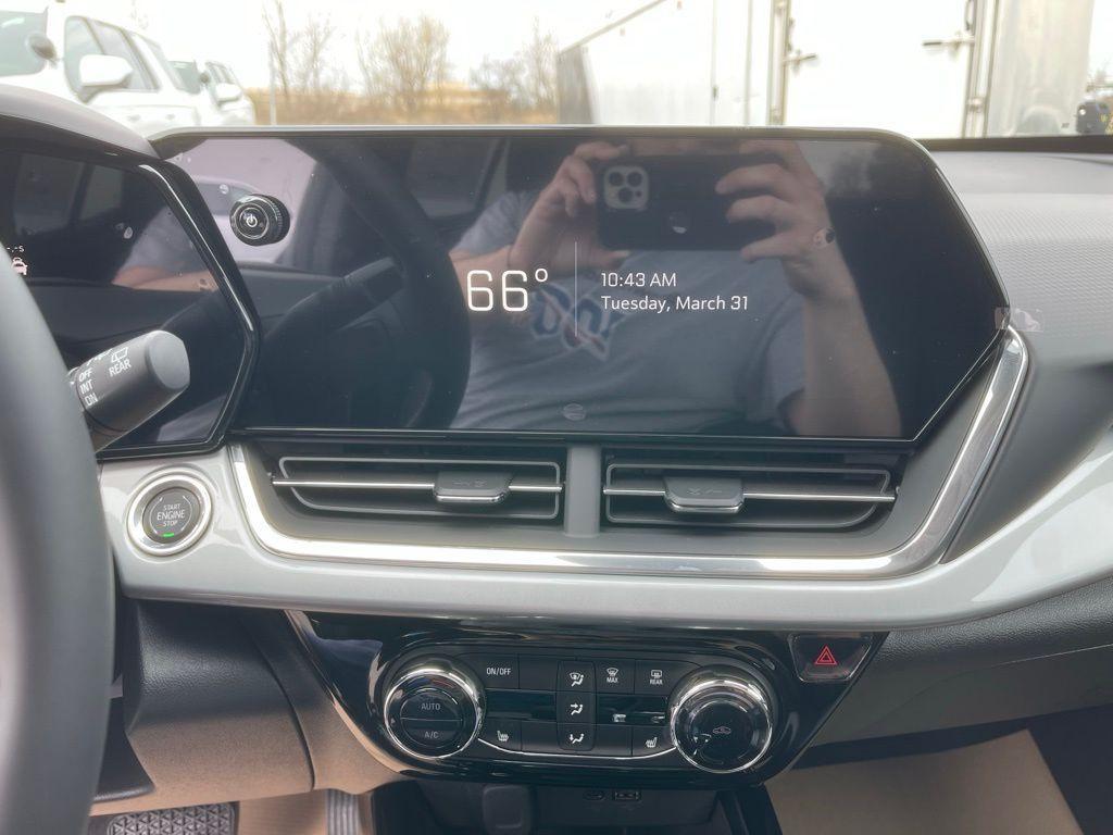 new 2026 Chevrolet Trax car, priced at $25,385