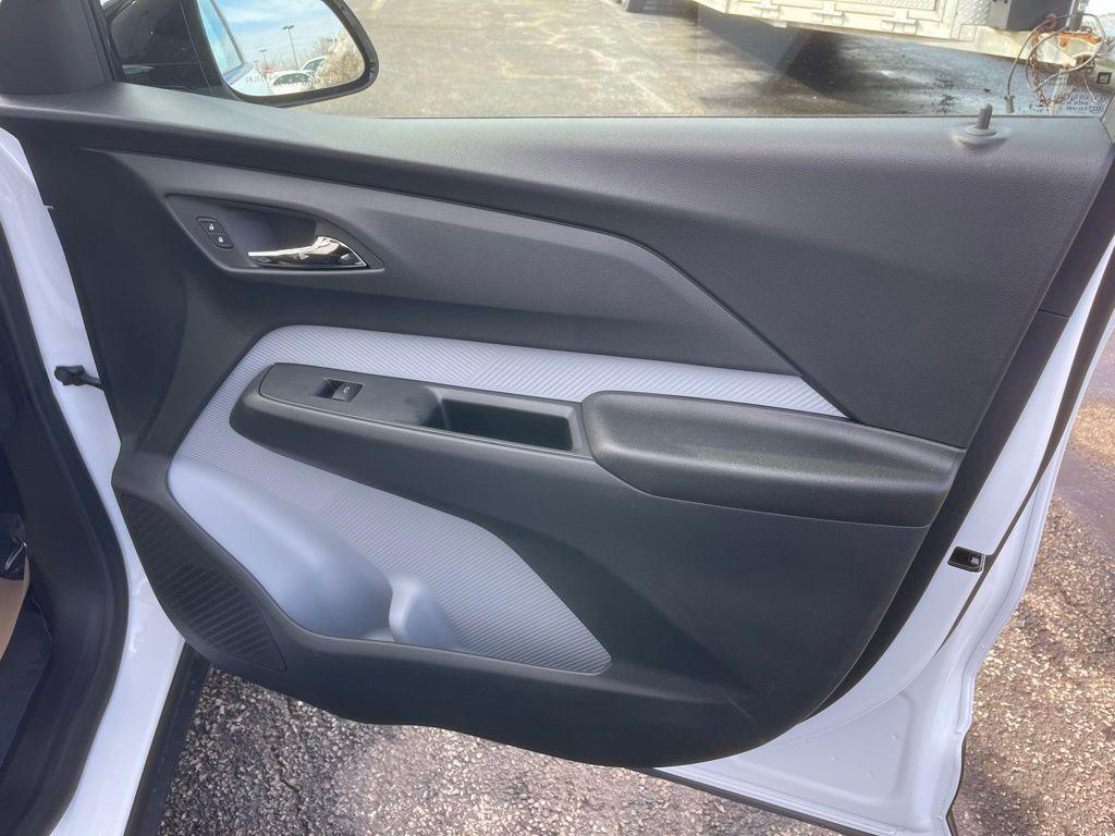 new 2027 Chevrolet Bolt car