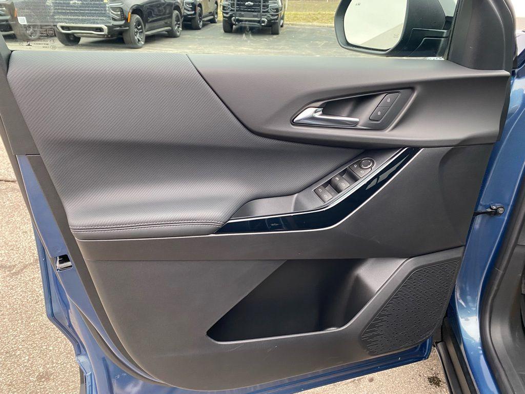 new 2026 Chevrolet Equinox car, priced at $32,660