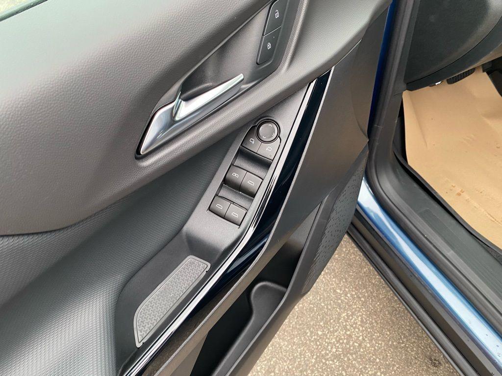 new 2026 Chevrolet Equinox car, priced at $32,660