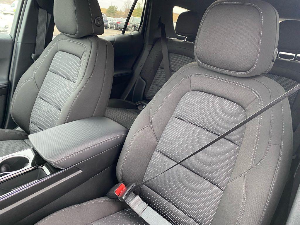 new 2026 Chevrolet Equinox car, priced at $32,660