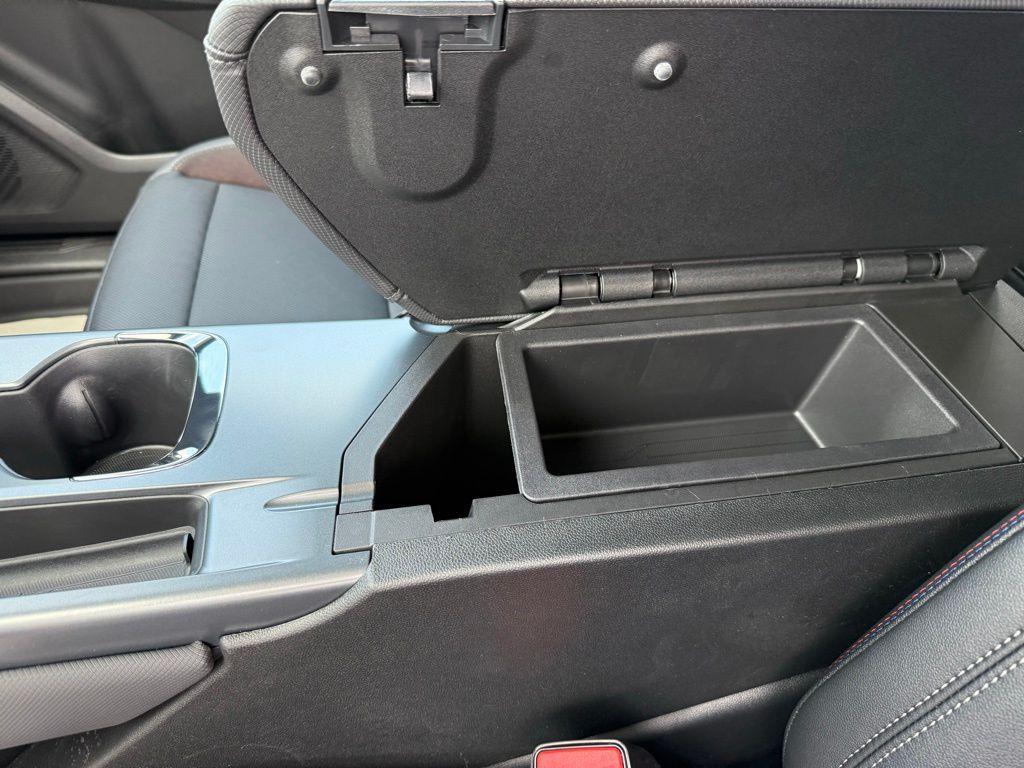 new 2025 Chevrolet Equinox EV car, priced at $37,240