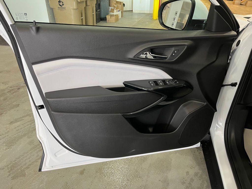 new 2026 Chevrolet Trax car, priced at $25,780