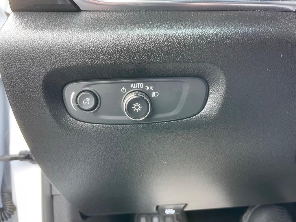 used 2023 Chevrolet Traverse car, priced at $35,999