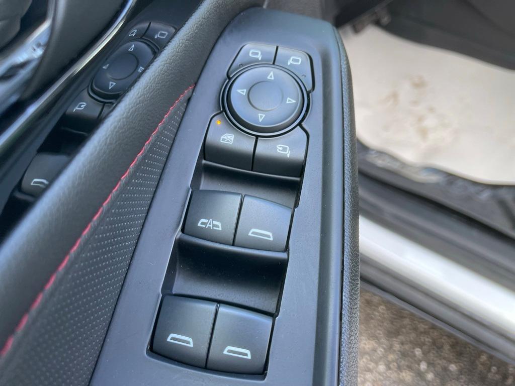 used 2023 Chevrolet Traverse car, priced at $35,999