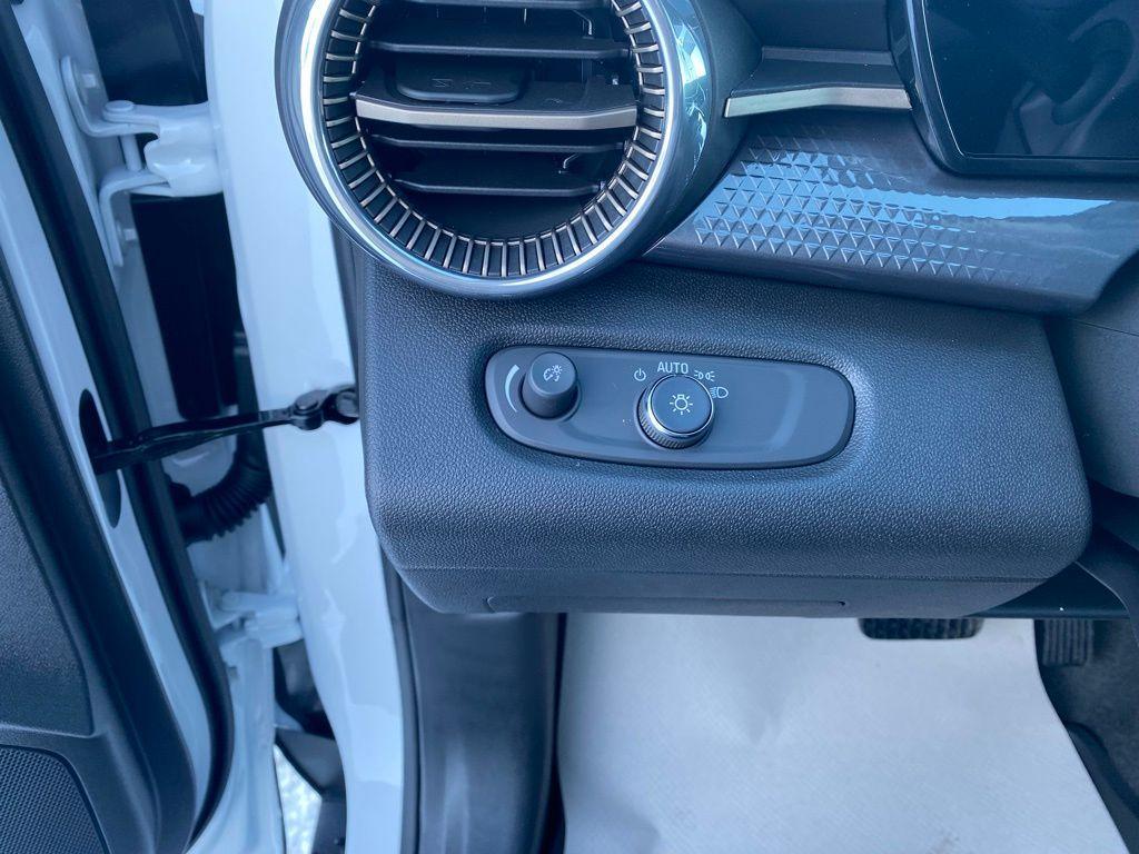 new 2026 Chevrolet Trax car, priced at $27,385