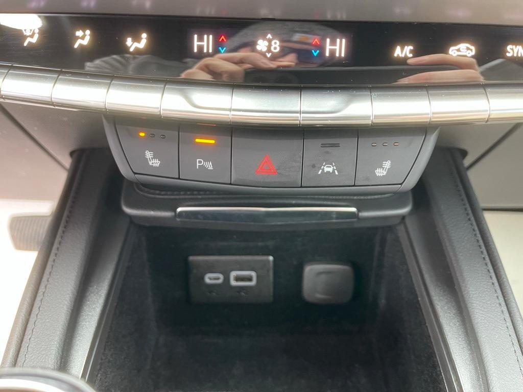 used 2024 Cadillac XT4 car, priced at $29,971