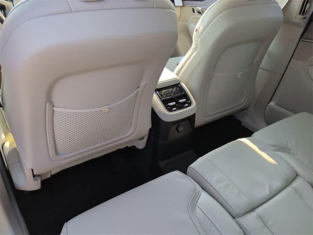 new 2026 Volvo XC90 Plug-In Hybrid car, priced at $82,422