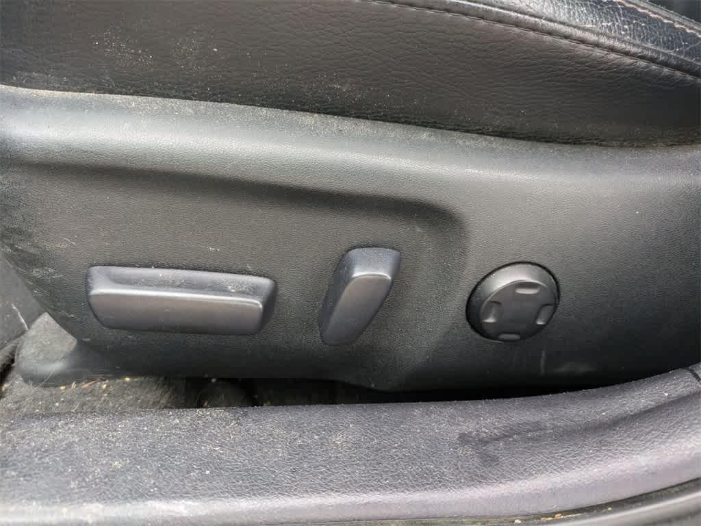 used 2013 Toyota Avalon Hybrid car, priced at $7,999