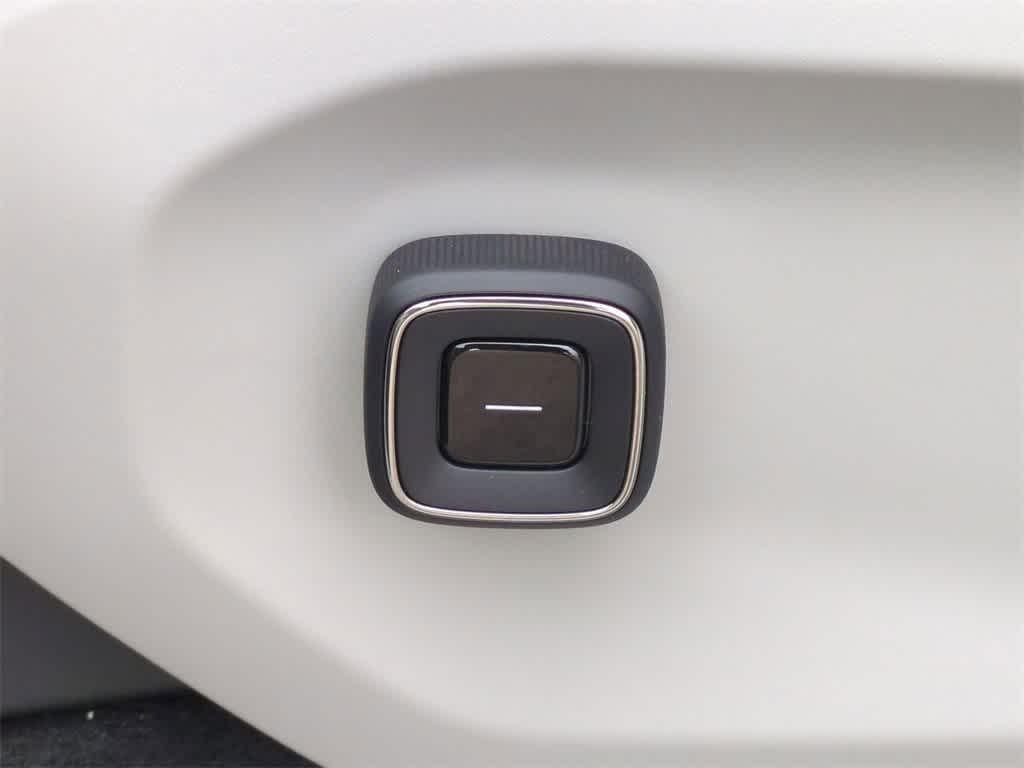 new 2025 Volvo EX90 car, priced at $89,080