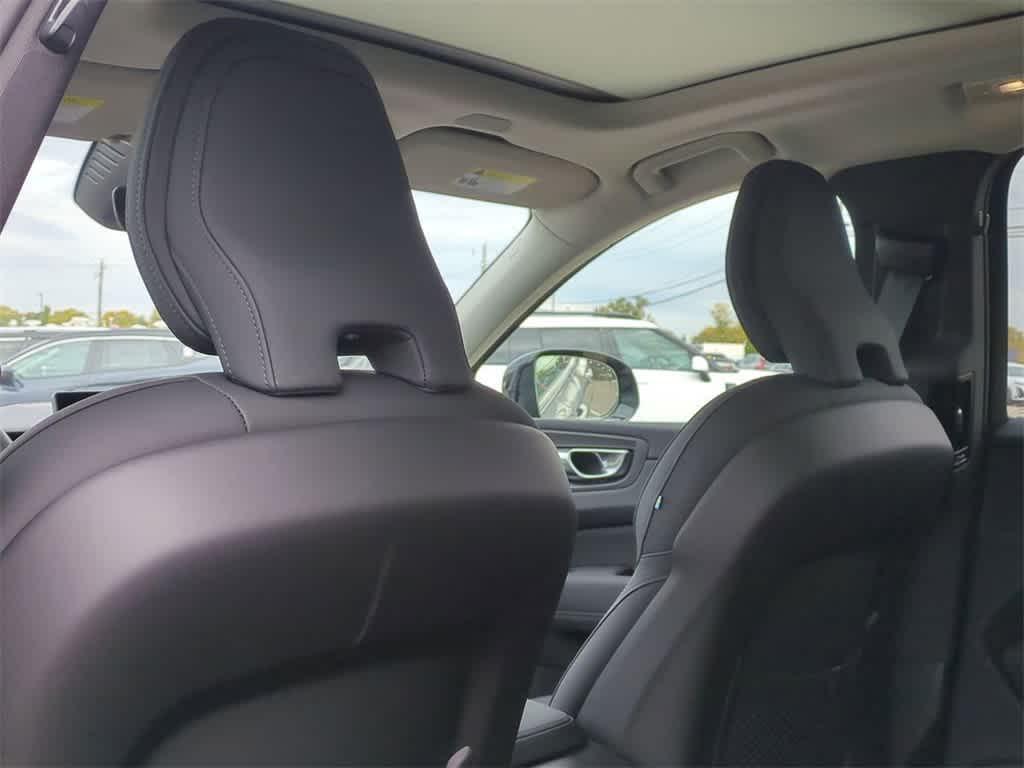 new 2026 Volvo XC60 car, priced at $55,899