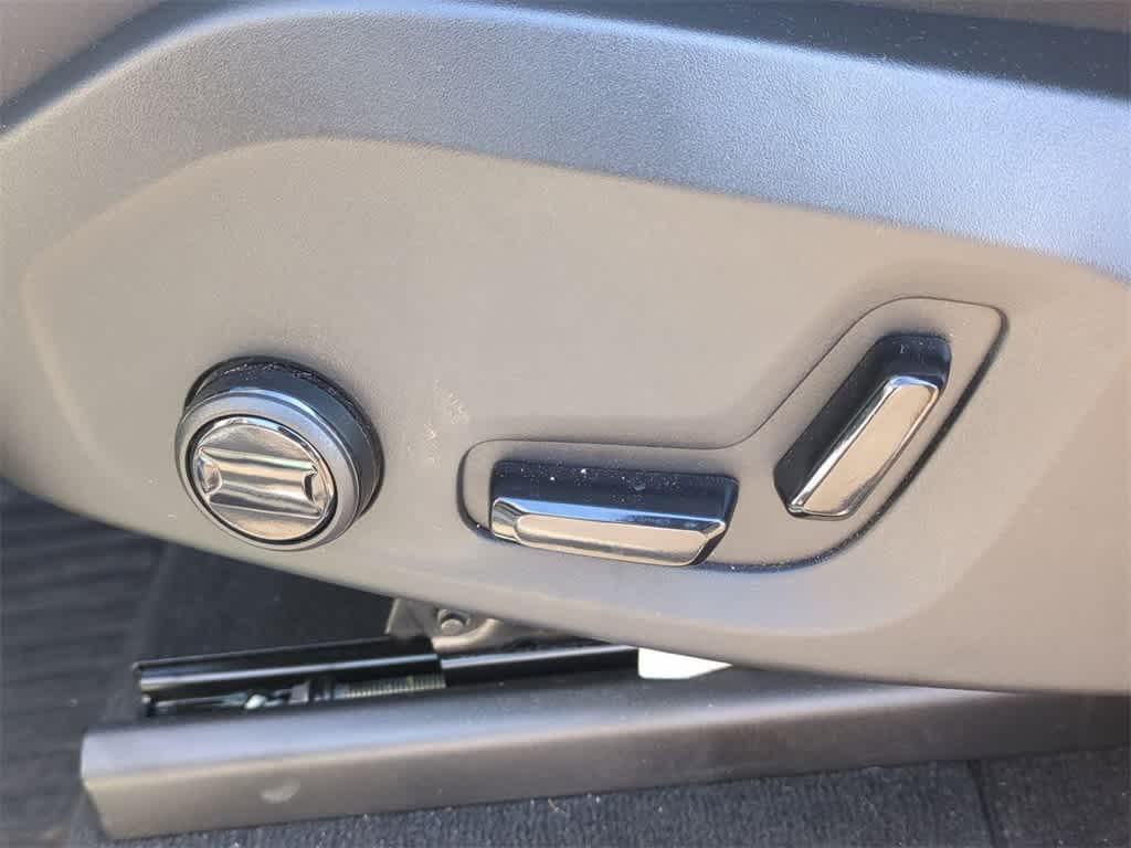 new 2025 Volvo XC90 car, priced at $61,861