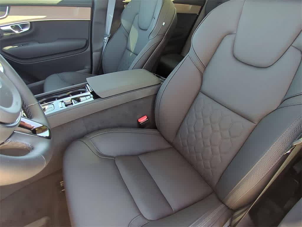 new 2025 Volvo XC90 car, priced at $58,532