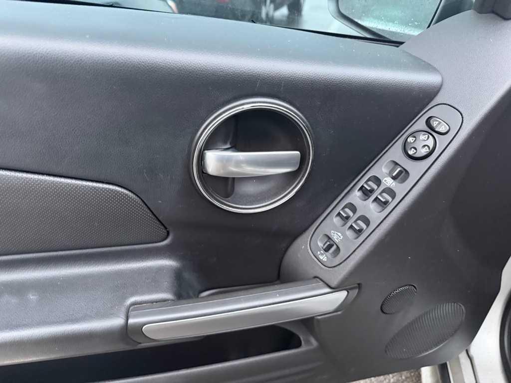 used 2006 Pontiac Grand Prix car, priced at $3,599