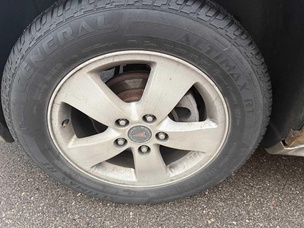 used 2006 Pontiac Grand Prix car, priced at $3,599