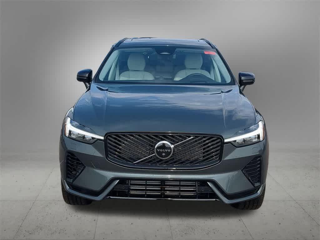new 2026 Volvo XC60 Plug-In Hybrid car, priced at $78,095