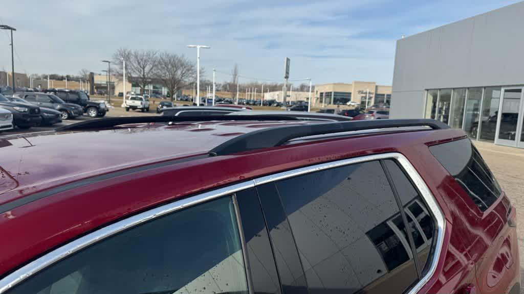 used 2024 Chevrolet Traverse car, priced at $34,499