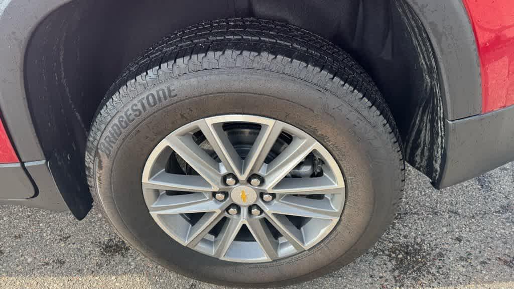 used 2024 Chevrolet Traverse car, priced at $34,499