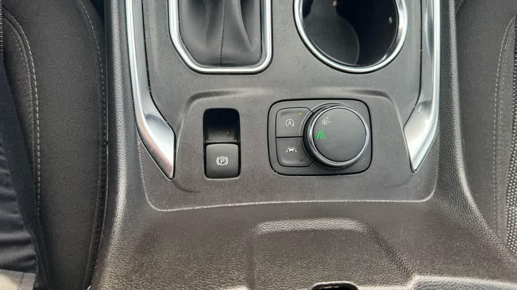 used 2024 Chevrolet Traverse car, priced at $34,499