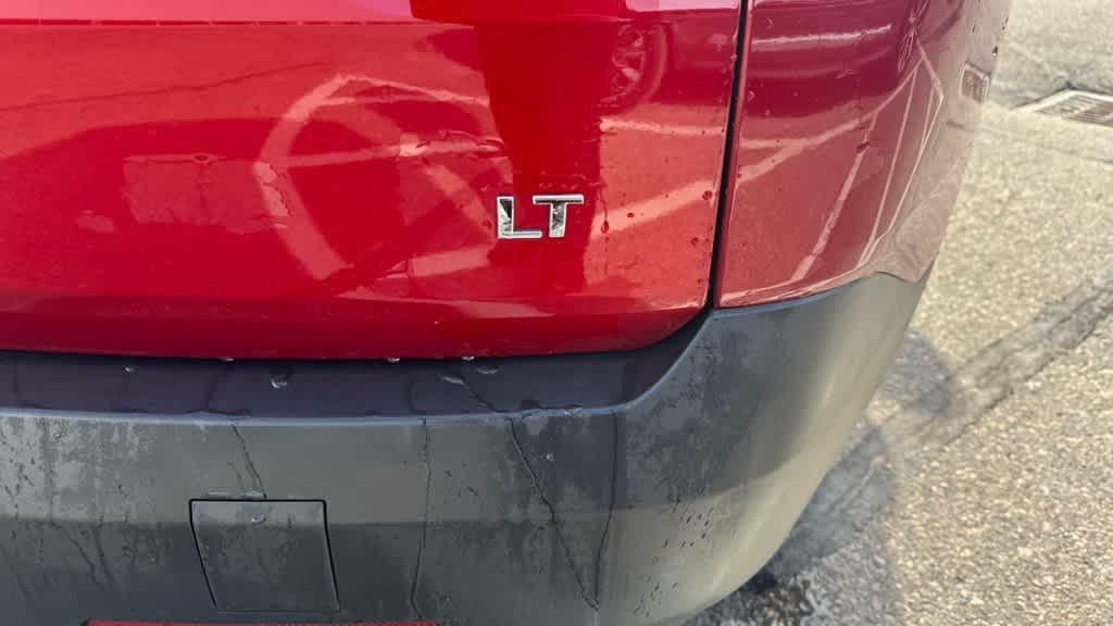 used 2024 Chevrolet Traverse car, priced at $34,499