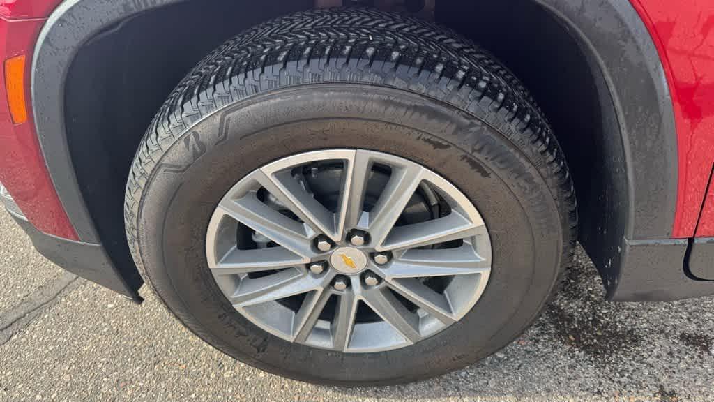 used 2024 Chevrolet Traverse car, priced at $34,499