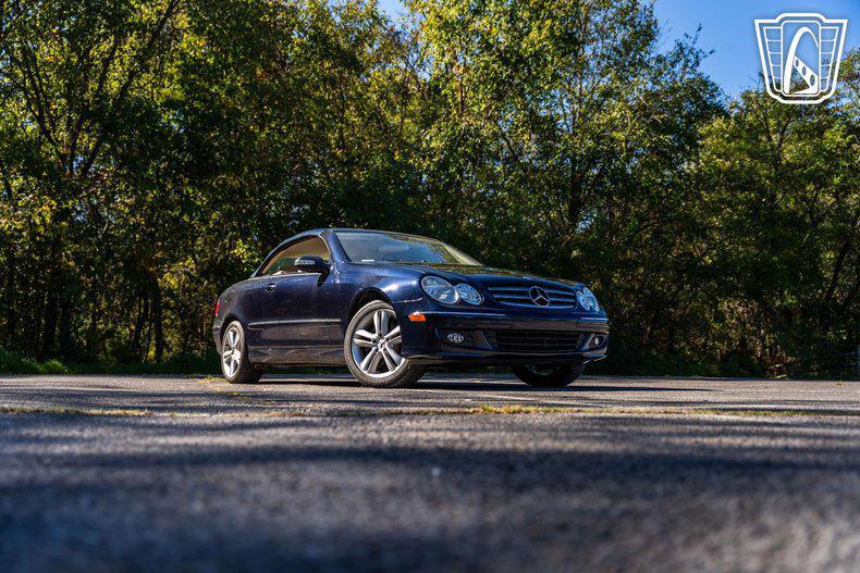 used 2006 Mercedes-Benz CLK-Class car, priced at $11,500