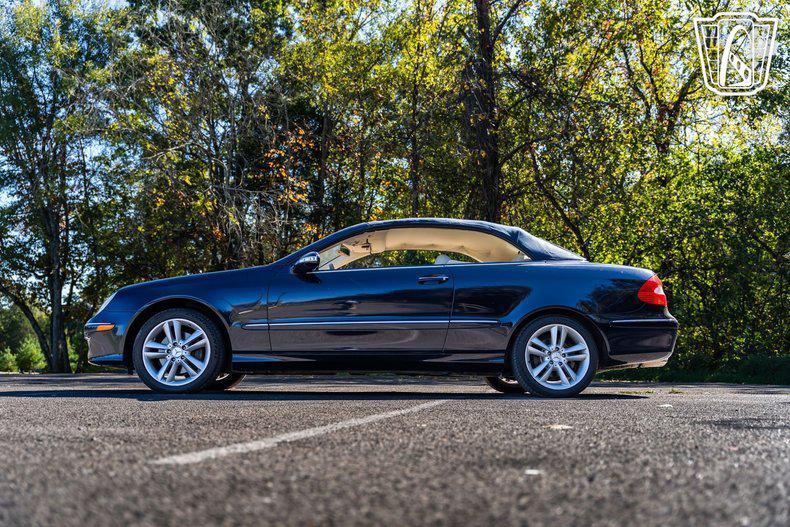 used 2006 Mercedes-Benz CLK-Class car, priced at $11,500
